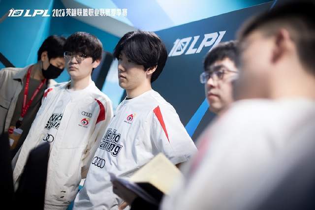 更是一次精 更是一次精